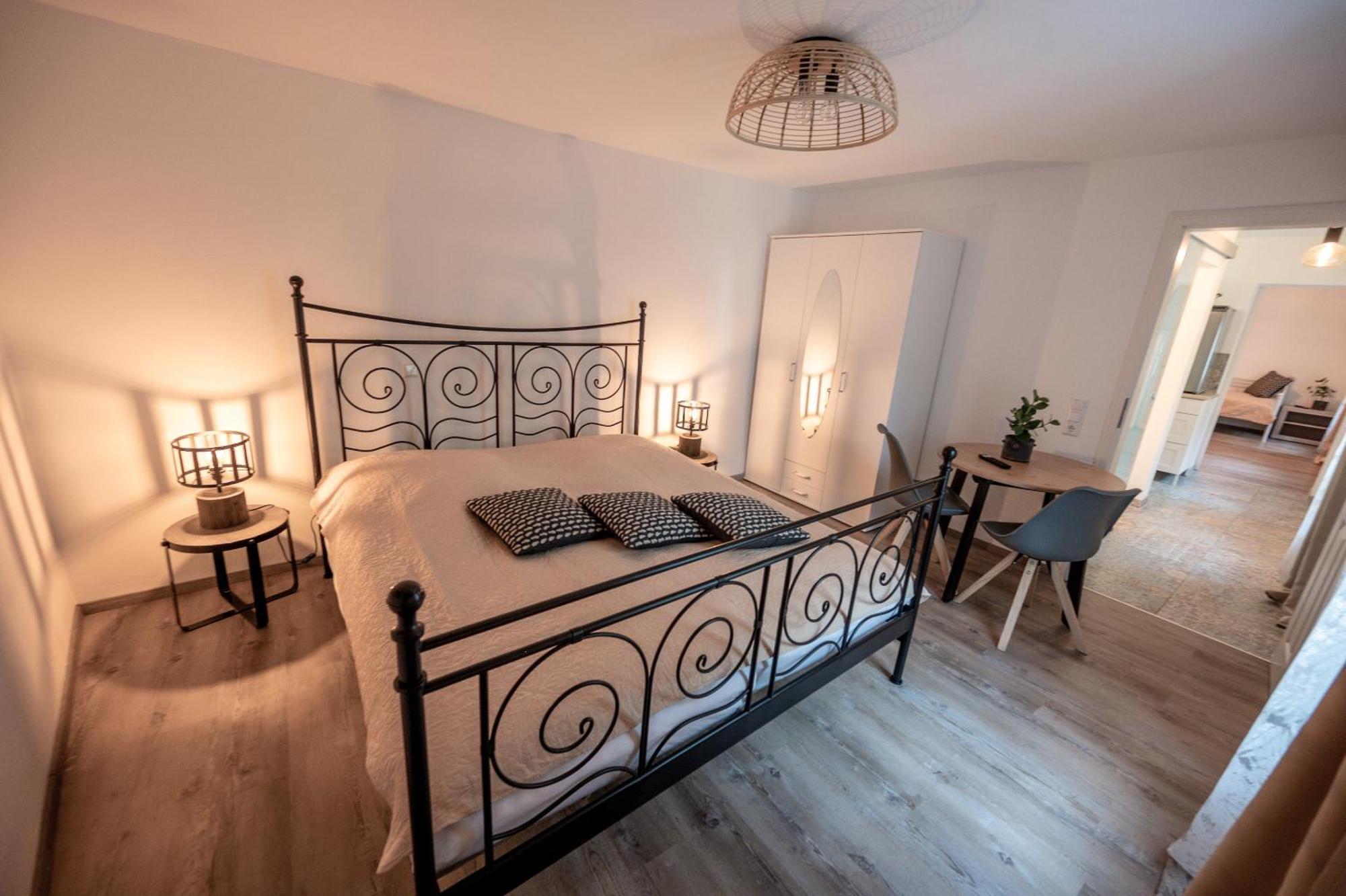 เกสเทอเฮาส์ เกริช Hotel Weisenheim am Sand ห้อง รูปภาพ